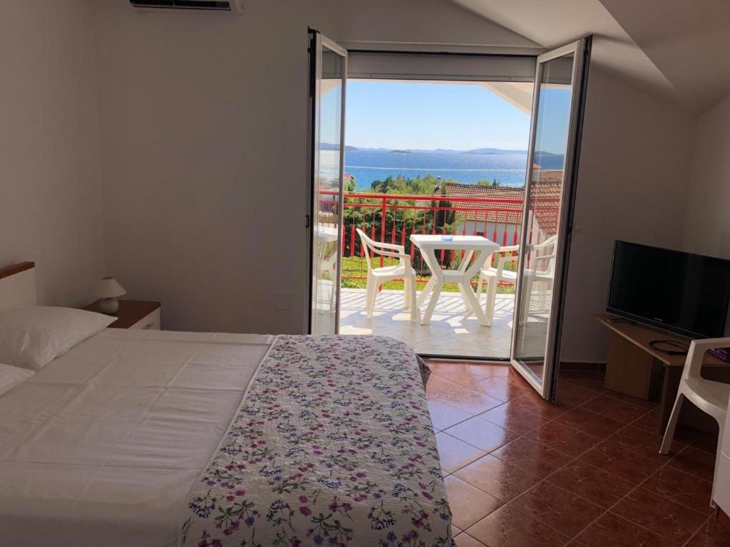 Francis Appartements Pakoštane Exteriér fotografie